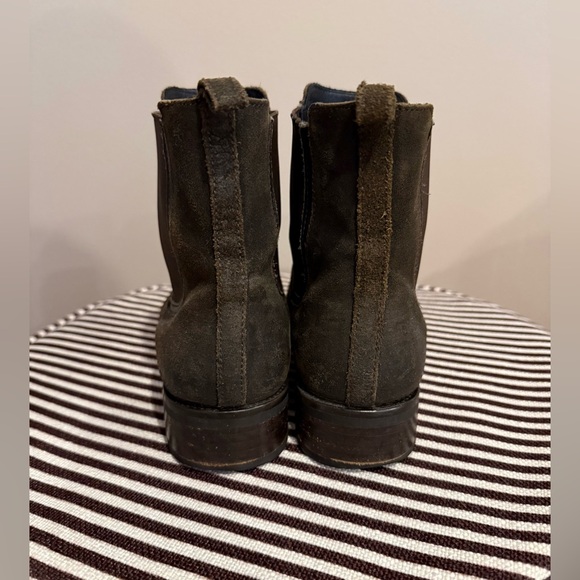 THURSDAY Women’s Chelsea Boots, Dark Olive Suede, Size 9 - Picture 2 of 7